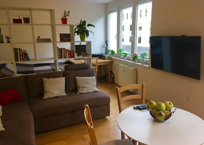 Cosy Andy With Great Location Apartment *