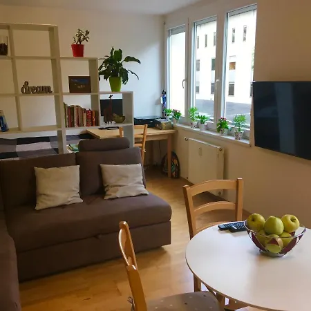 Cosy Studio Andy With Great Location Apartment *